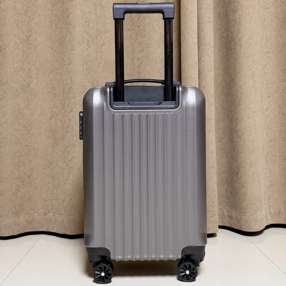 New 20inch Luggage, Carry-On Trolley Case, Pc Thickened Hard Shell Material, High-Strength Compression Resistance, Suitable for Both Men and Women Good Vibrations