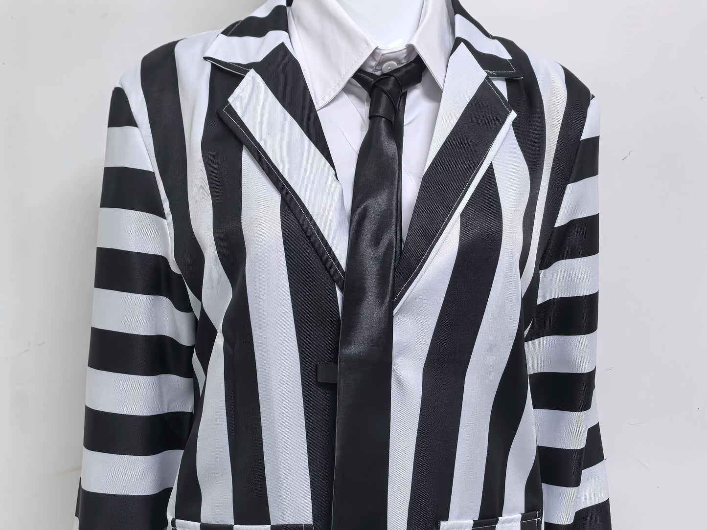 Men's Adult Halloween Costume Black and White Striped Suit Shirt and Tie Scary Costumes Spooky Beetla Halloween Cosplay Outfits Good Vibrations
