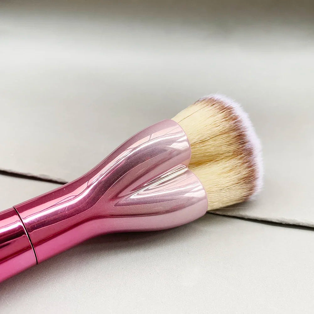 Love Beauty Fully Love is The Foundation Brush Pink Heart-Shaped Flawless Foundation Cream Makeup Brush Beauty Tool Good Vibrations