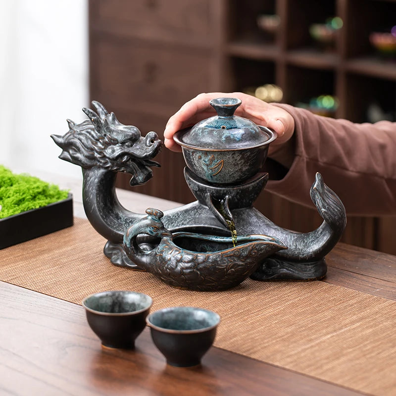 1 Set of Rotating Teapot, Ceramic Kiln Turned Ruyi Dragon-Shaped Teapot Set, Teapot with 8 Teacups, Without Tea Tray, Semi-Automatic Tea Set, Lazy Kung Fu Tea Set, All in One Coffee Drink Set, Novelty Tea Gift Good Vibrations