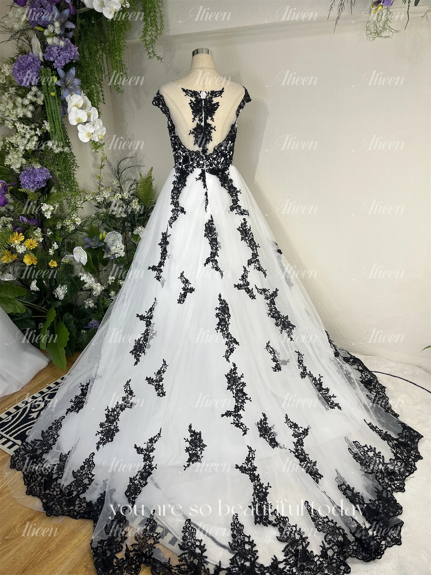 Wedding Dress Gala Dresses Woman Customized for Party Dresses for Prom Line A Black Decal White V Collar Evening Gown Luxury Good Vibrations