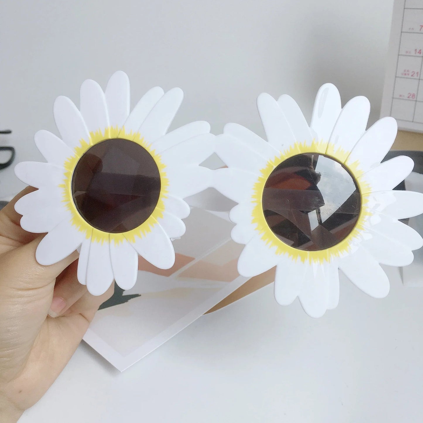Sunflower Sunglasses Little Daisy Shape Sun Glasses Funny Party Decorative Eyeglasses Plastic Gathering Picnic Photography Props Good Vibrations