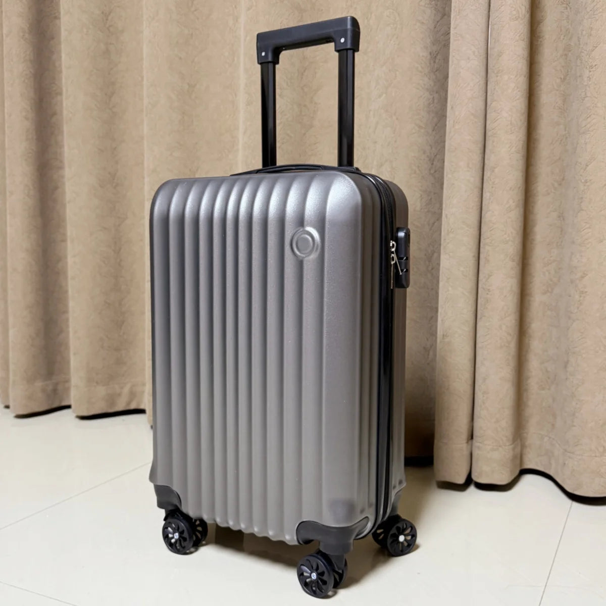New 20inch Luggage, Carry-On Trolley Case, Pc Thickened Hard Shell Material, High-Strength Compression Resistance, Suitable for Both Men and Women Good Vibrations