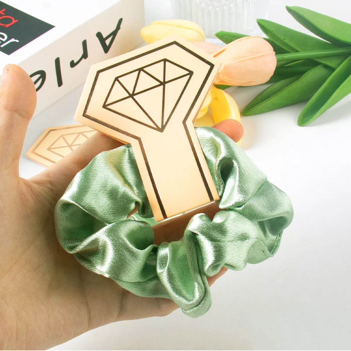 12/6pcs Wedding Bridesmaid Gifts Bridesmaid Hair Ties Scrunchies Heart Shaped Sunglasses Bachelorette Hen Party Bridal Favors Good Vibrations