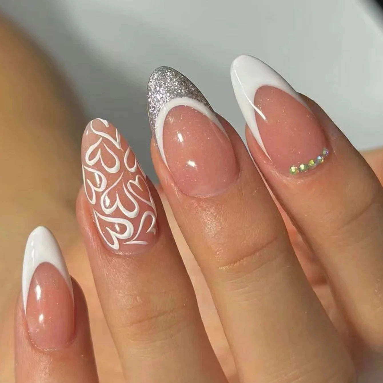 24PCS- white almond fake nails, red love pattern decoration, exquisite elegance, fashion generous, suitable for dating, dinner, Good Vibrations