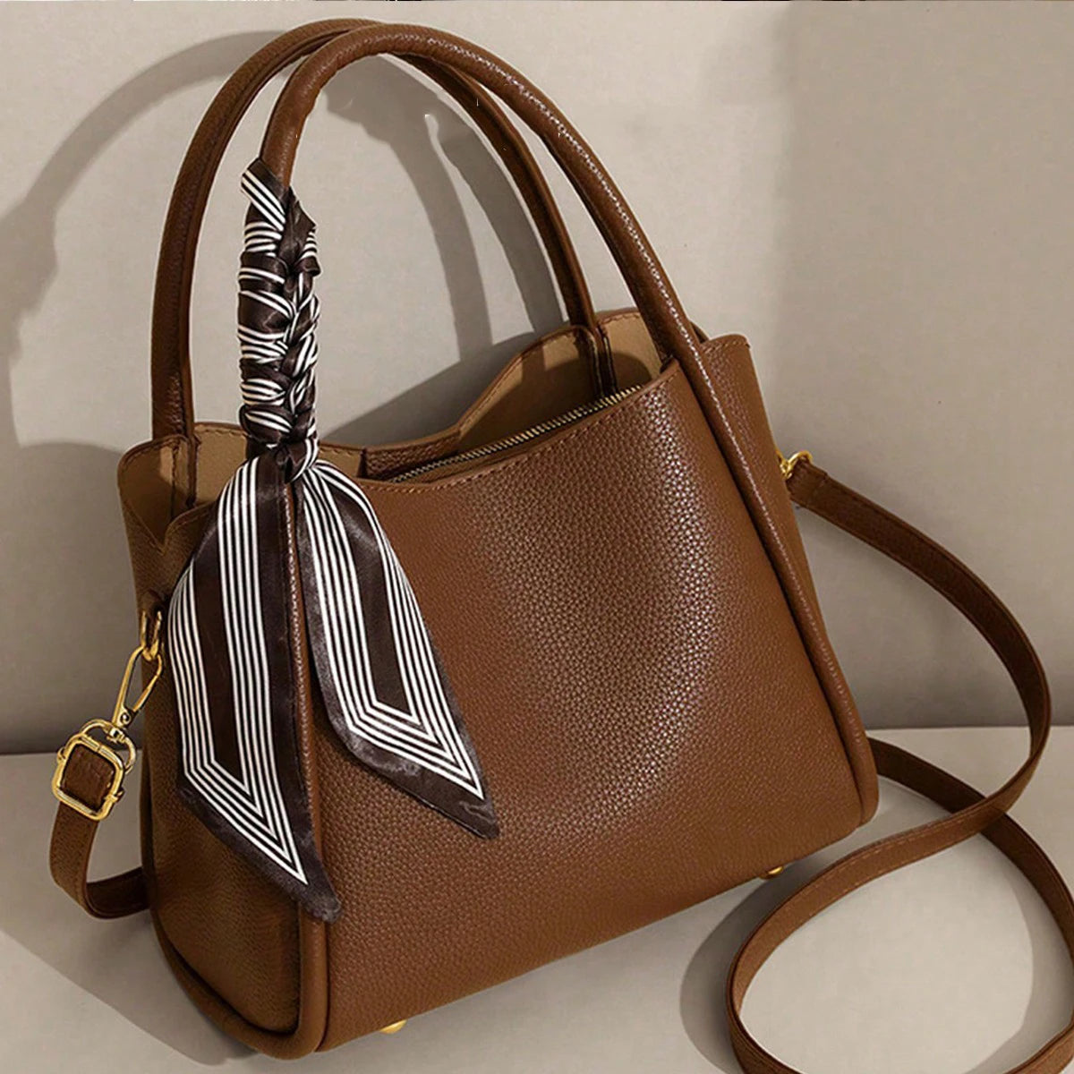New autumn and winter fashion all-match retro style handbag solid color adjustable shoulder strap shoulder messenger bag Good Vibrations