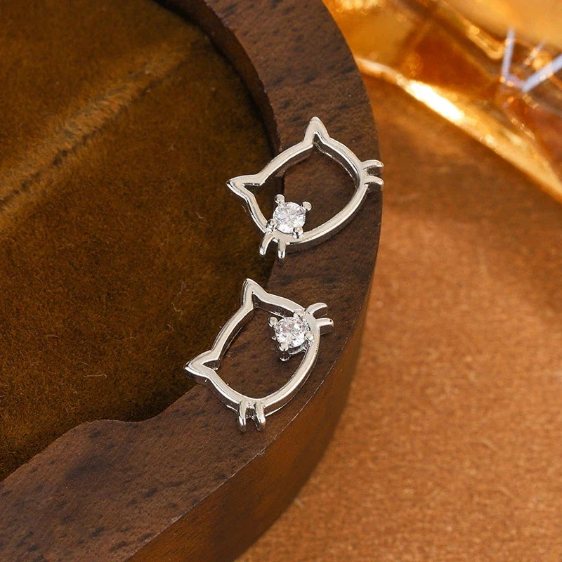 Uini Tail hot selling new 925 sterling silver fashionable cute hollow cat earrings simple temperament sweet girl accessories Good Vibrations