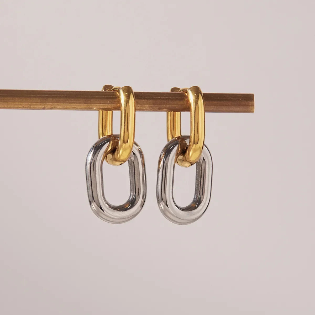 304 stainless steel circle solid-color earrings, vacuum electroplated (in the furnace), 18K gold plated, simple style classic ea Good Vibrations