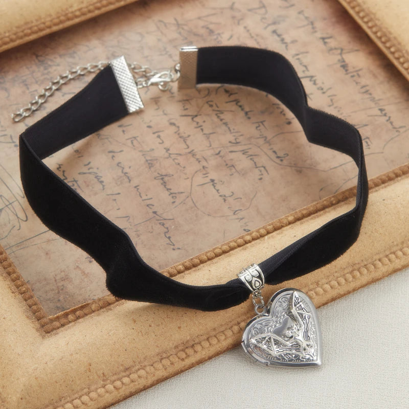 Fashion New  Silver Color Heart Pendant Necklace Stainless Steel Retro Simple Personality Punk Style Men and Women Accessories Good Vibrations