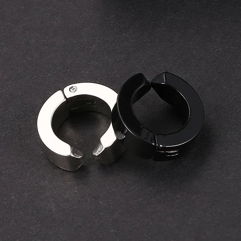 2pcs Anime Chainsaw Man Yoshida Hirofumi Cosplay Ear Clip Earrings Women Men Punk Black No Pierced Fake Ear Circle Pop Jewelry Good Vibrations