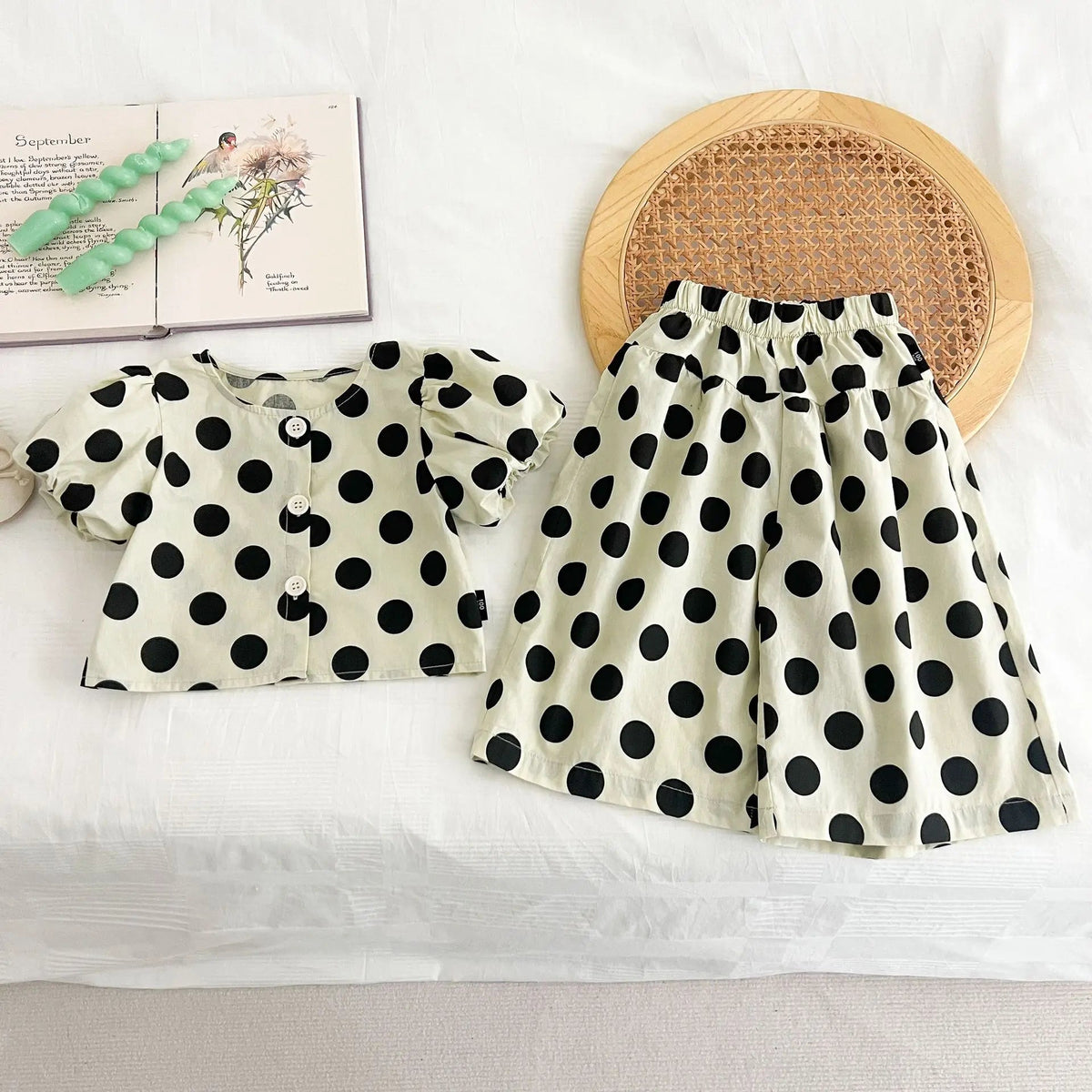 Korean-style new summer girls' outfit: round polka dot short top and loose wide-leg pants two-piece children's clothing set Good Vibrations
