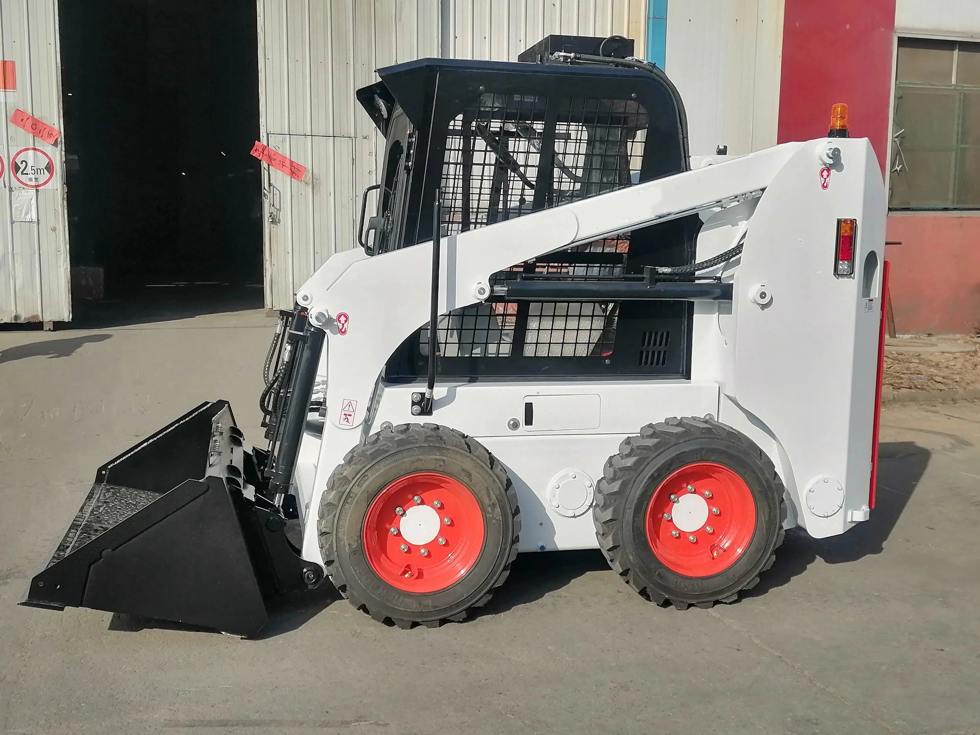 Mini loaderWheel Skid Steer Loader Free Shipping Customized 1000KG  skid steer track loader for sale CE EPA Fast delivery Good Vibrations