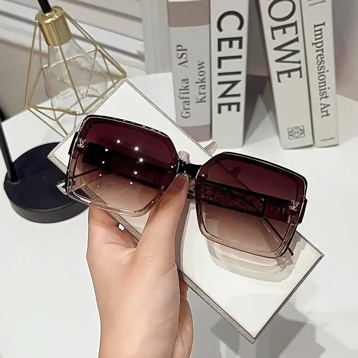 Luxury stylist sunglasses for women, new retro square fashion, cool degraded ladies, sunglasses for GAFAS 2025 girls Good Vibrations