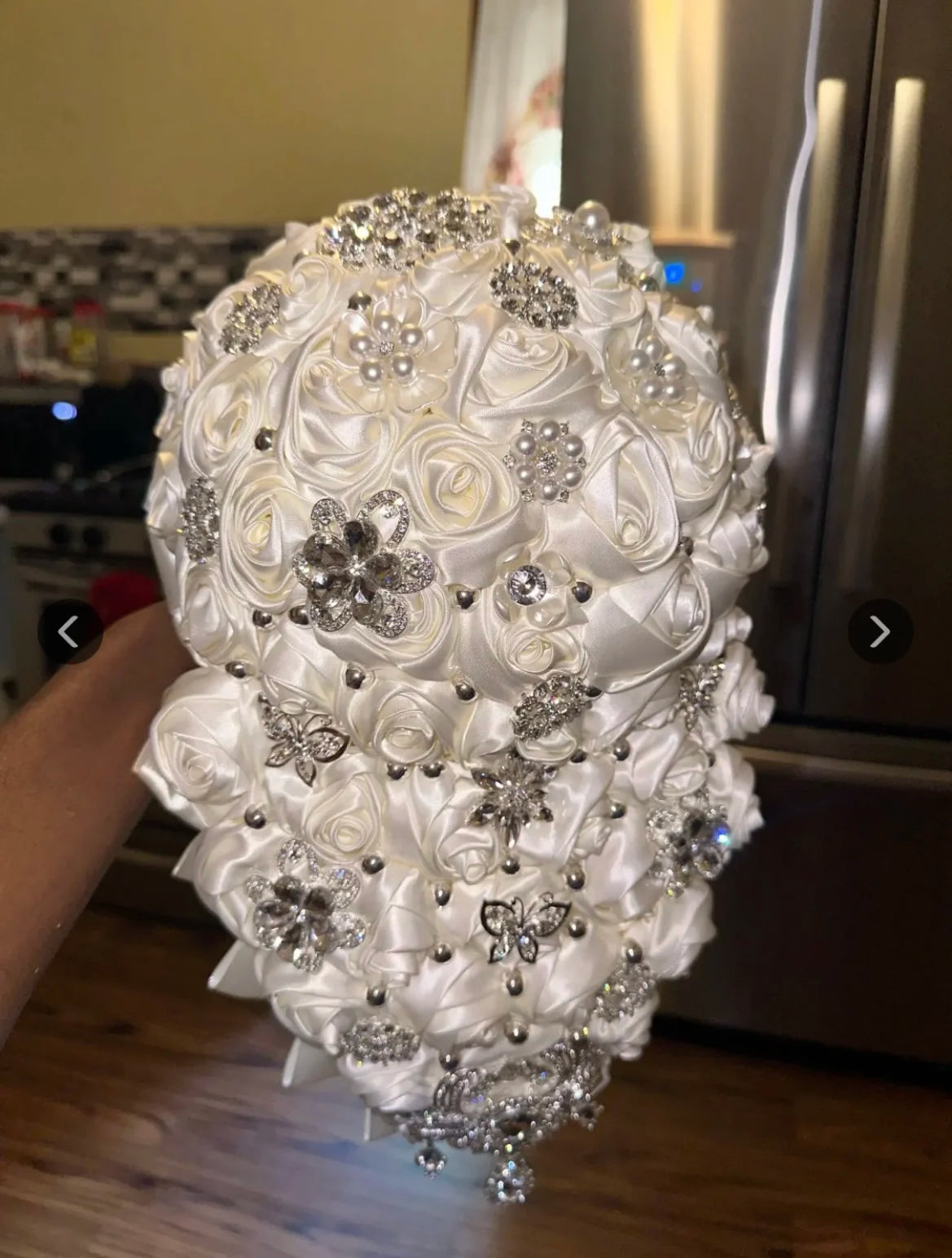 High quality Crystal Bride Waterfall Bouquet Bridesmaids Accessories Handmade Satin Rose Elegant Wedding Flowers Bridal Bouquet Good Vibrations