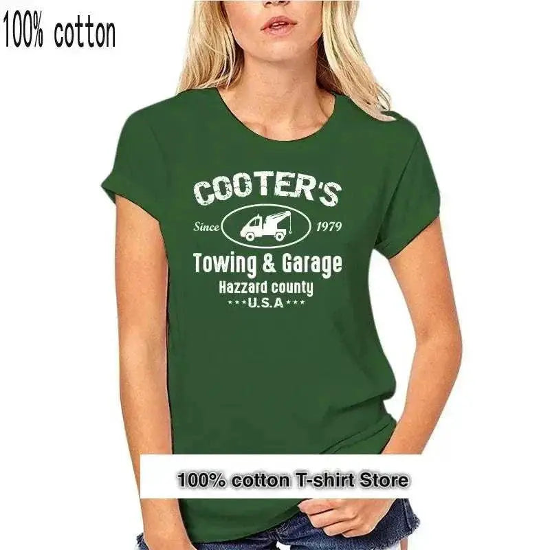 Camiseta verde de algodón 100% con estampado de "Cooter's Towing & Garage" inspirada en Dukes de Hazzard.