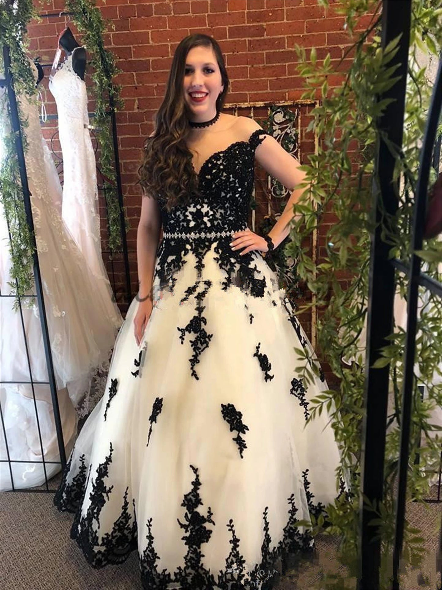 Wedding Dress Gala Dresses Woman Customized for Party Dresses for Prom Line A Black Decal White V Collar Evening Gown Luxury Good Vibrations