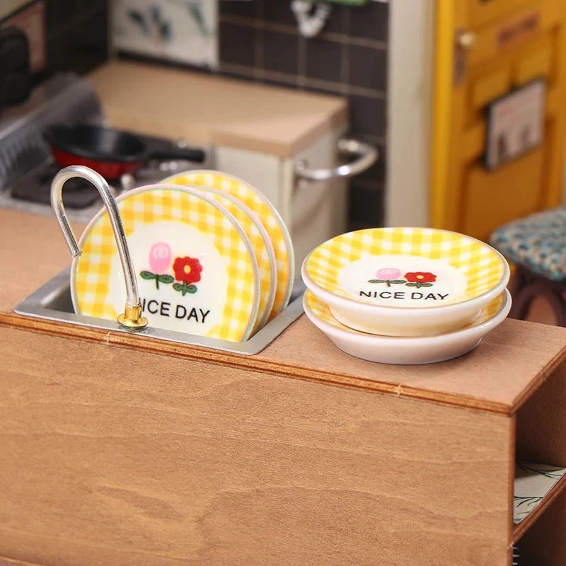 Dollhouse Simulation Plates Set of 5, 1/12 Scale Kitchen Accessories for Pretend Play Good Vibrations