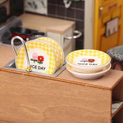 Dollhouse Simulation Plates Set of 5, 1/12 Scale Kitchen Accessories for Pretend Play Good Vibrations