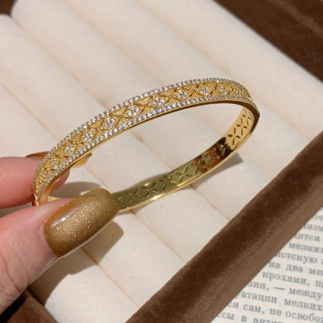 Charm dignified bracelet for women diamond inlay hollow out antique gold craftsmanship light luxury exquisite bangles jewelry Good Vibrations