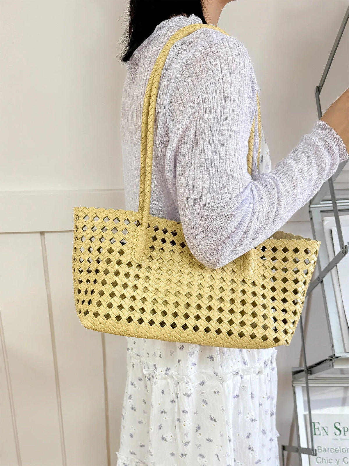 2026 New Fashion Hollow Out Woven Tote Bag for Women Large Capacity Commute Single Shoulder Handbag for Summer Good Vibrations
