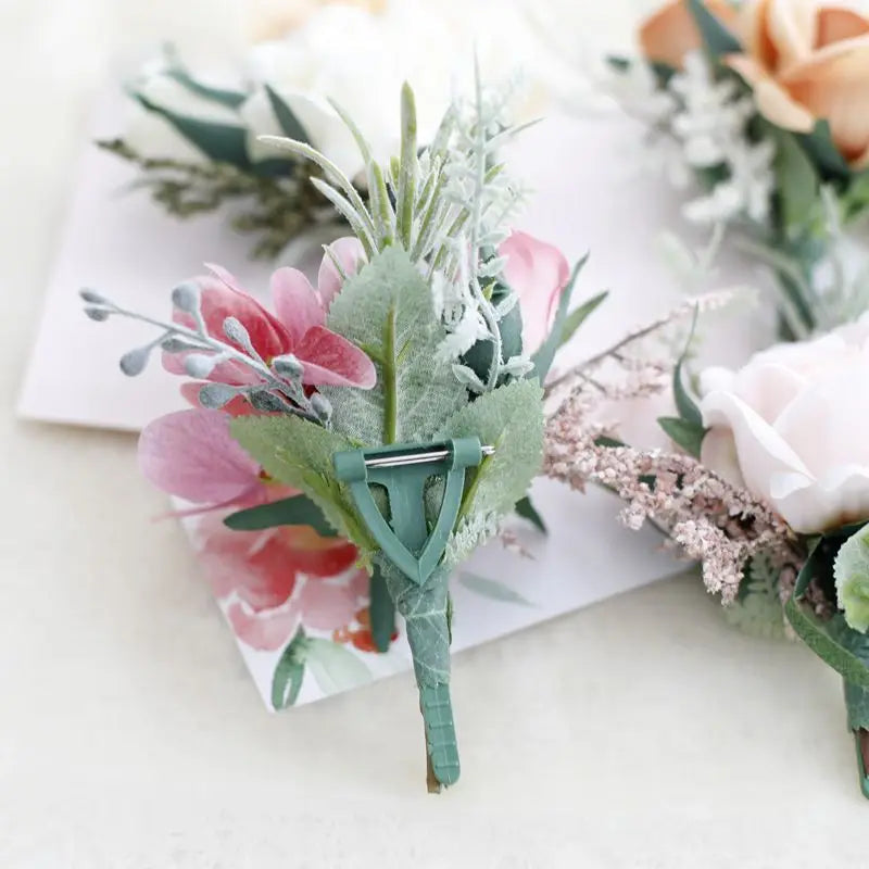 Boutonnieres Flowers Artificial White Roses Silk Ivory Corsage Buttonhole Groomsmen Boutonniere for Men Wedding Accessories Good Vibrations