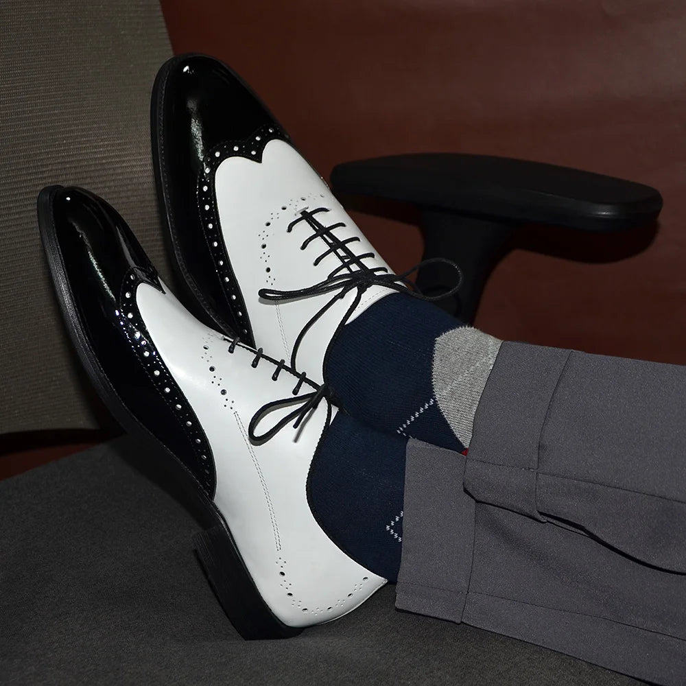 Formal Oxfords Shoes for Men White Black Real Cow Patent Leather Business Lace-up Wingtip Toe Brogue Wedding Mens Dress Shoes Good Vibrations