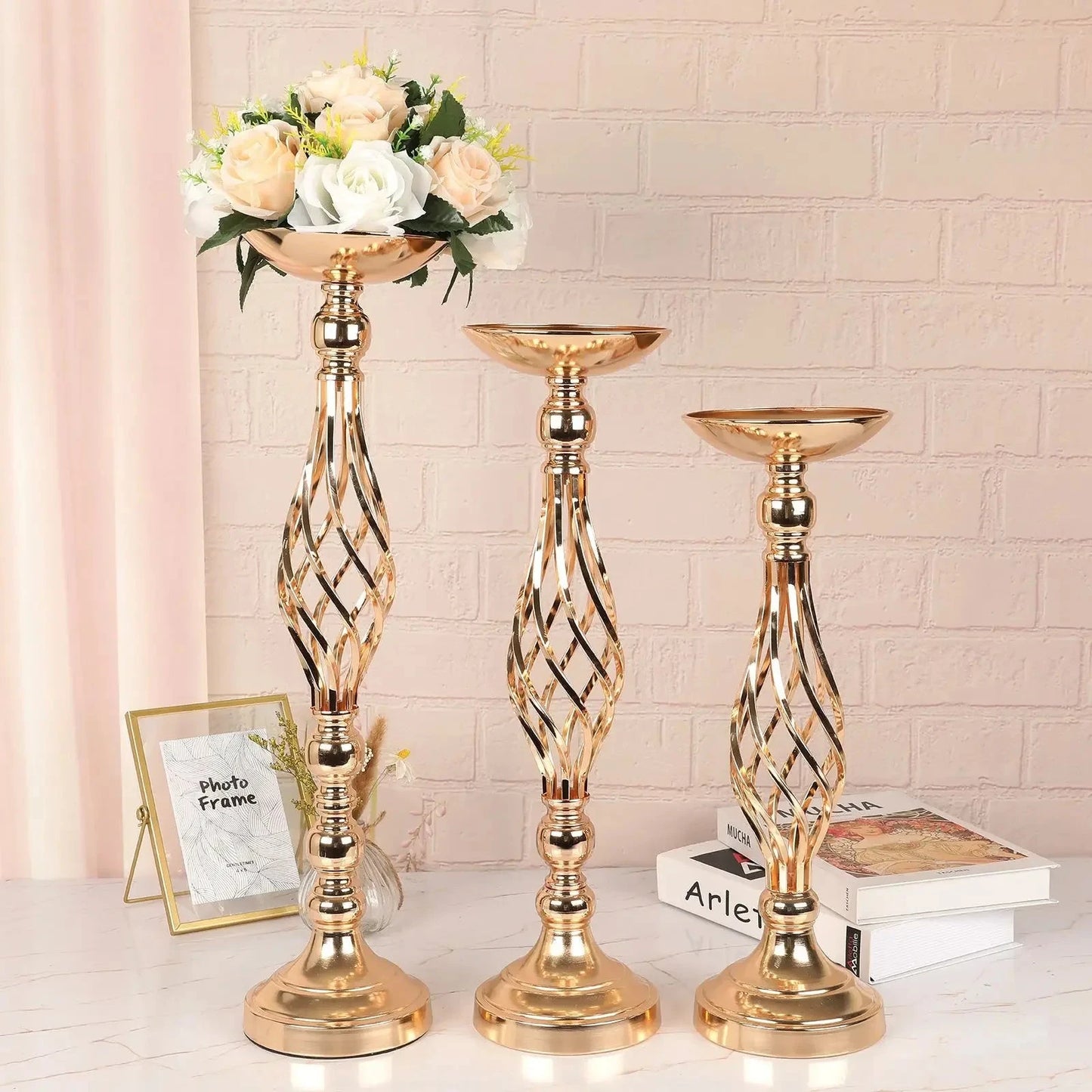 Table Candle Holder Decoration: Golden Iron Art Vase, Twisted Road Candlestick for Wedding Flowers, Wedding Props Good Vibrations