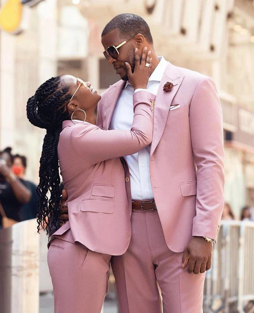 Hot Couples British Pink Costume Homme Mens Suits 2 Pcs Groomsmen Wedding Tuxedos Terno Masculino Slim Fit Prom (Jacket+Pants) Good Vibrations