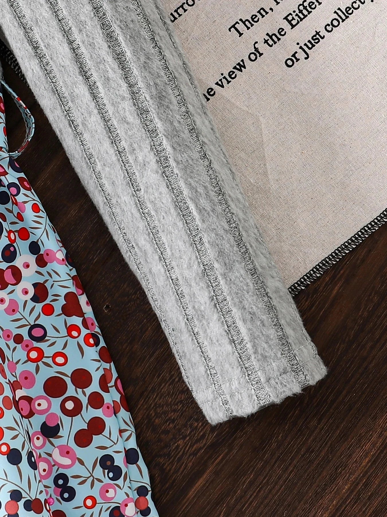 Spring and Autumn Girls' Simple Casual Versatile Knitted Round Neck Long-Sleeved Floral Dress Girls' Daily Casual Dress Good Vibrations