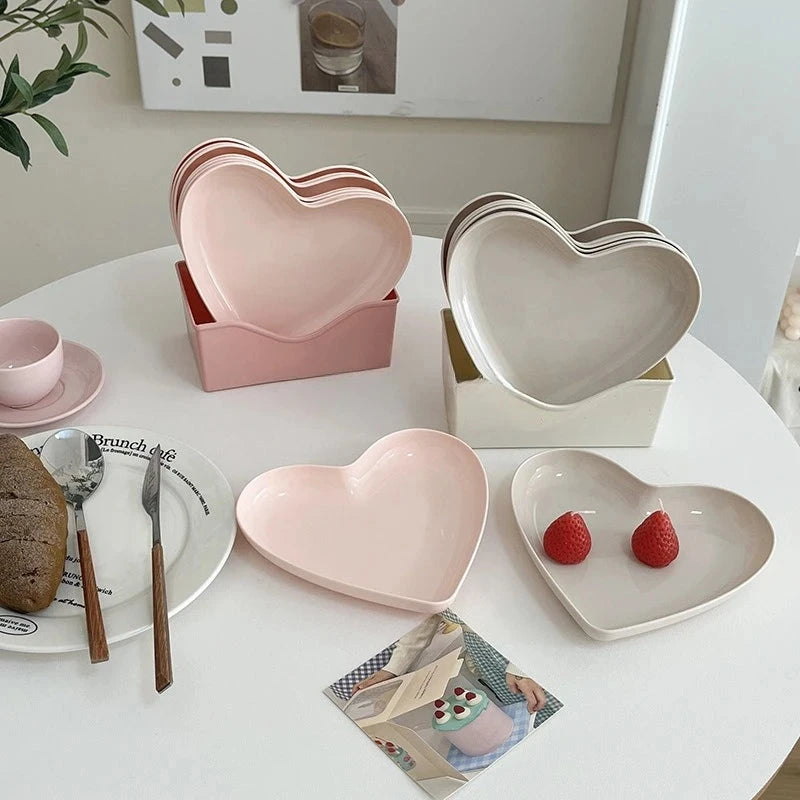 Minimally Designed Ins Heart-shaped Plates Cake Snacks Heart-shaped Plates Plastic Modern Bone Spitting Fruit Small Plates Good Vibrations