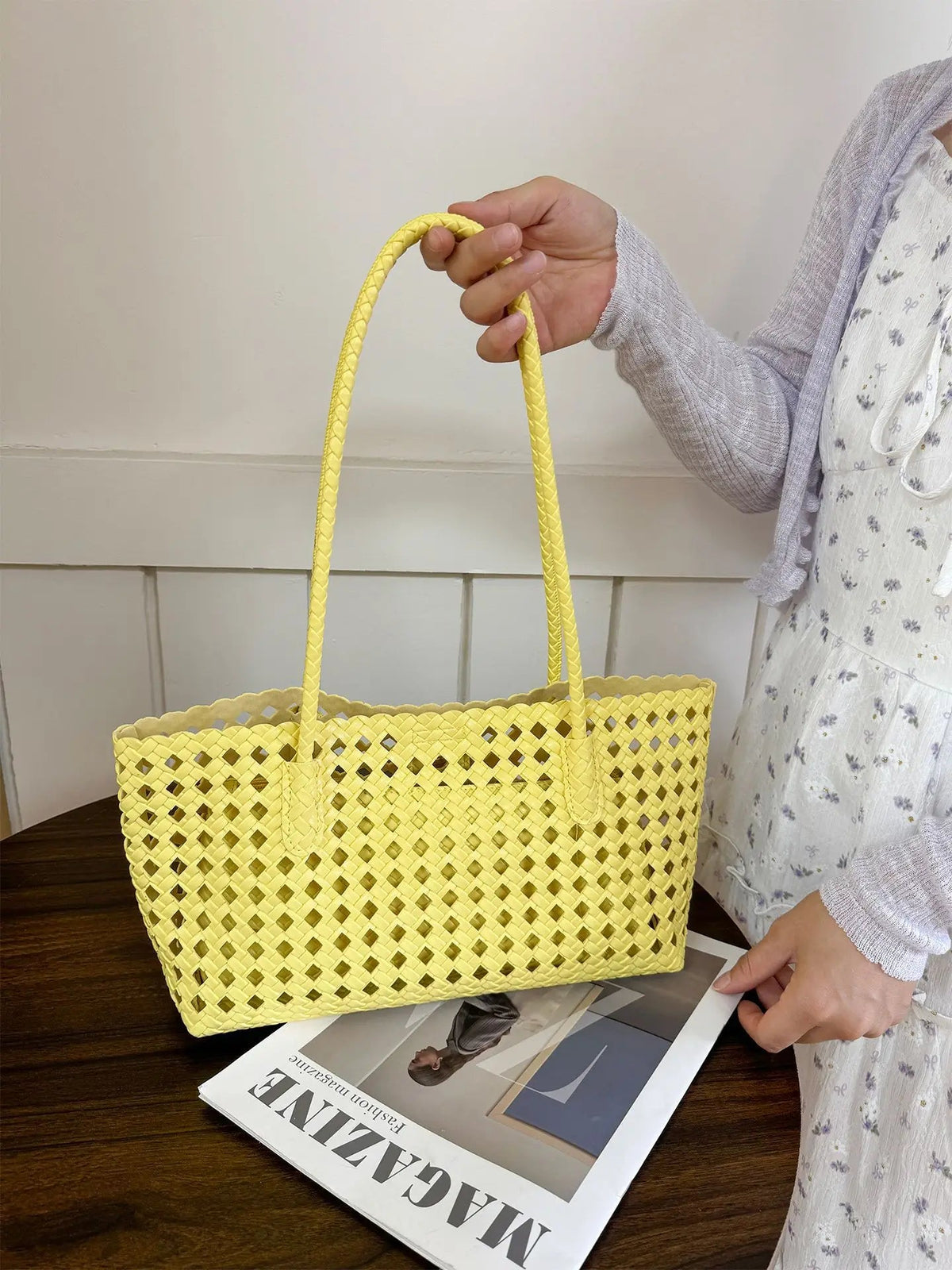 2026 New Fashion Hollow Out Woven Tote Bag for Women Large Capacity Commute Single Shoulder Handbag for Summer Good Vibrations