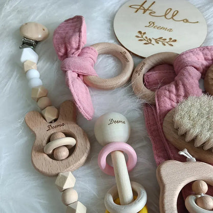 10 Pieces Of Personalized Name Newborn Bath Toy Gift Set 0-12 Months Old Baby Rattle Toy Baby Boy Girl Birth Name Plate Gift Set Good Vibrations