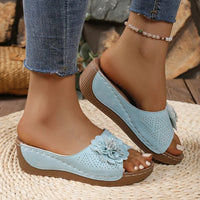 Retro Flower Decor Wedge Slippers Woman 2025 Summer Thick Bottom Platform Sandals Women Anti Slip Beach Shoes Outdoor Slides Good Vibrations