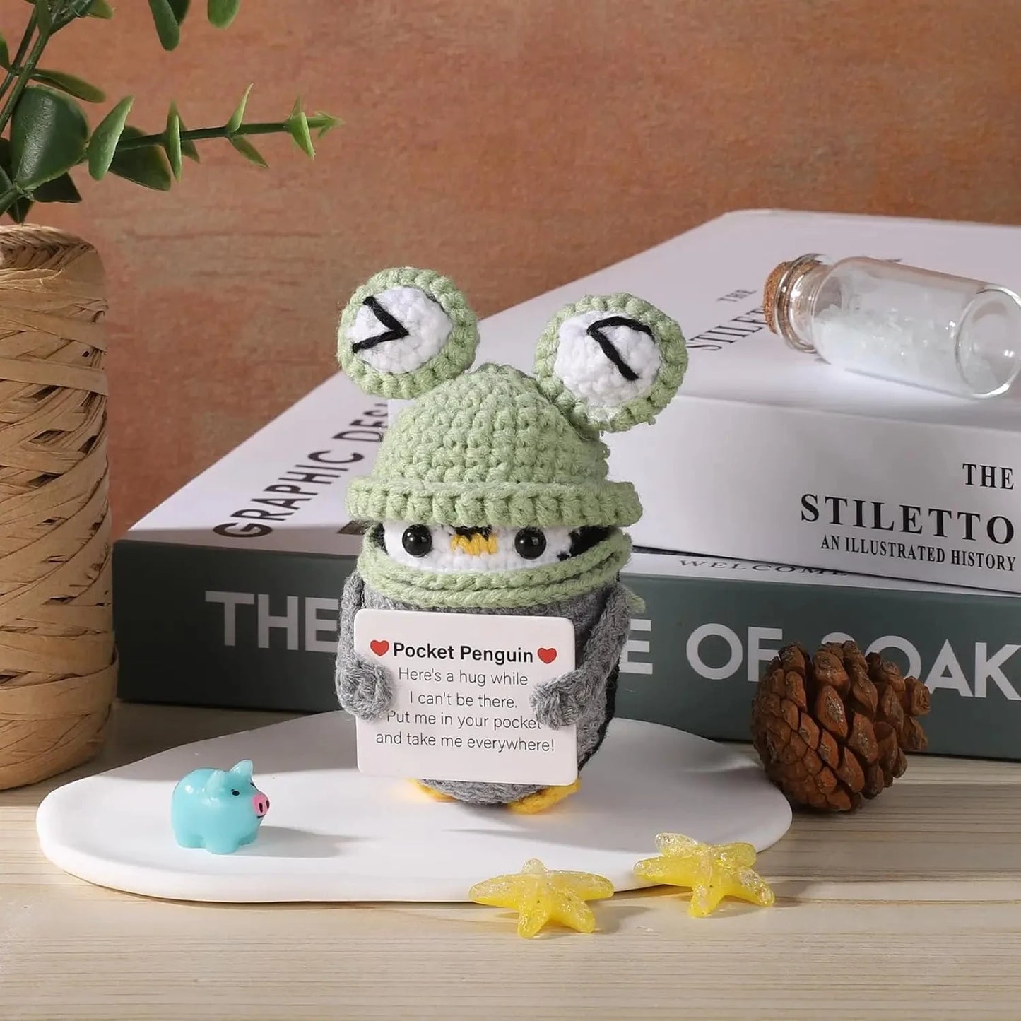 Funny Positive Energy Penguin Hug Pocket Doll Mini Handmade Plush Knitted Penguin Ornament Home Room Decoration Christams Gift Good Vibrations