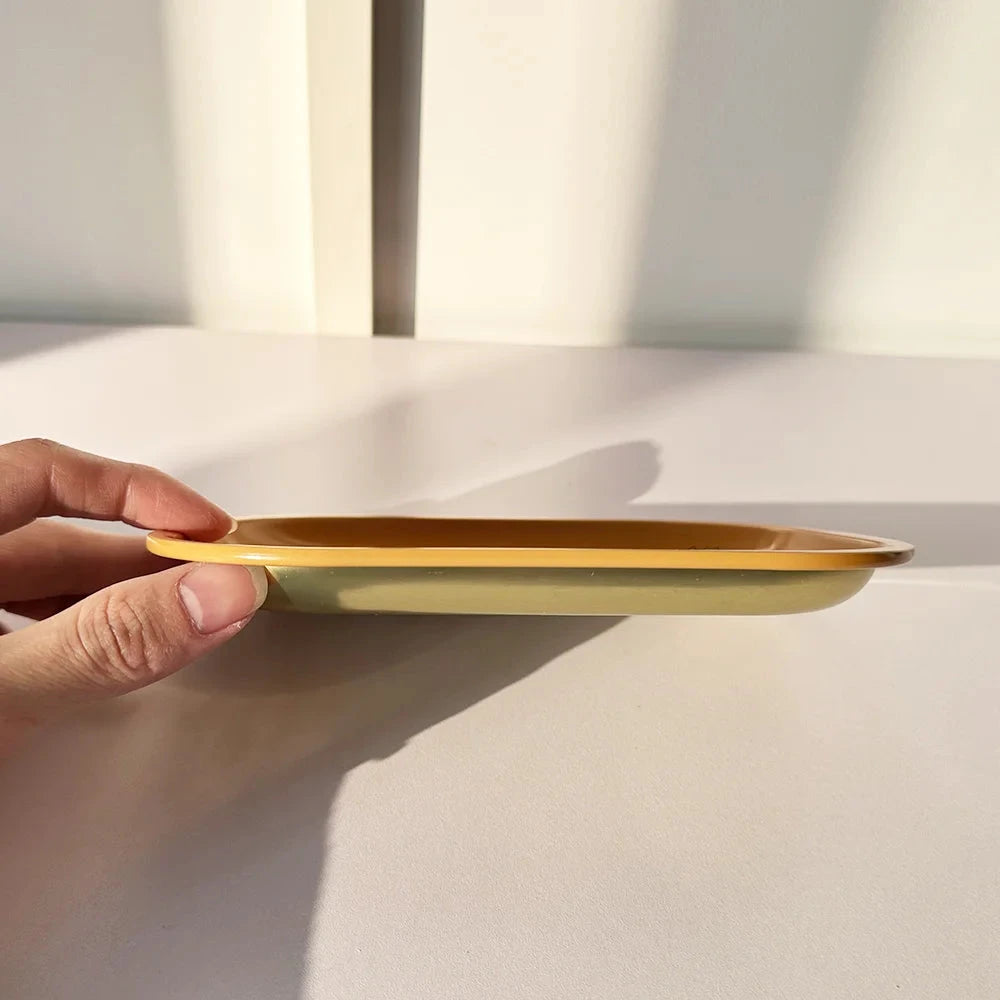 Yellow-Haired Girl Smoking Girl Pattern Cigarette Tray 180*140mm Metal Cigarette Tray Smoking Set Storage Tray Good Vibrations Adult Super Store