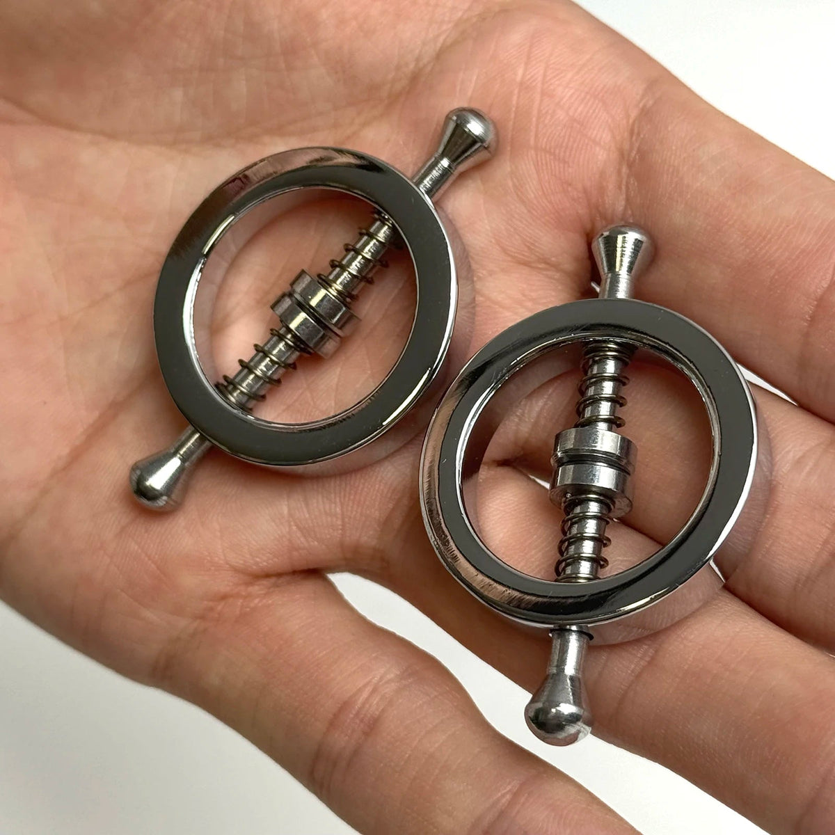 Non-Piercing Nipple Shields Rings Circle Clamps Nail Plate Breast Clamps with Internal Spike Sexy Body Jewelry Gift for Women Good Vibrations