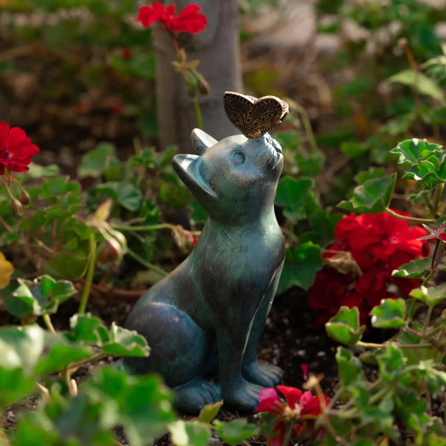 Garden Cute Cat butterfly Statues Outdoor Garden Bonsai Store Decoration Animal Sculpture Garden Resin Decor Ornament Good Vibrations