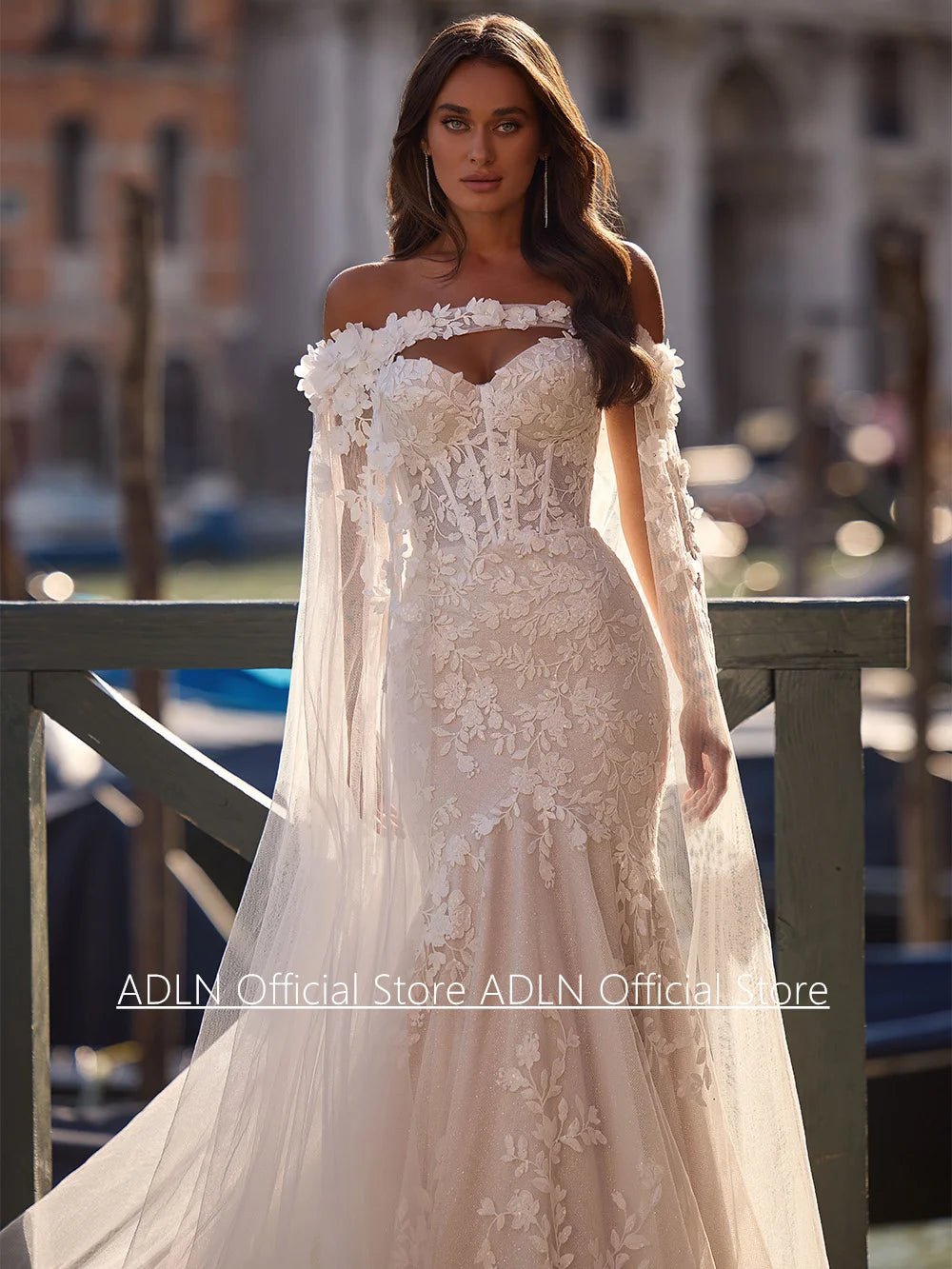 Luxury Mermaid Wedding Dress with Cape Customized Sweetheart Sleeveless See Through Applique Sweep Train Corset Bridal Gown Good Vibrations