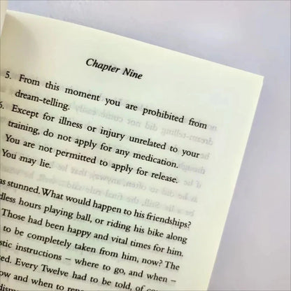 The Giver Lois Lowry Newbery Award Science Fiction English Version Novel Story Book Tale Good Vibrations