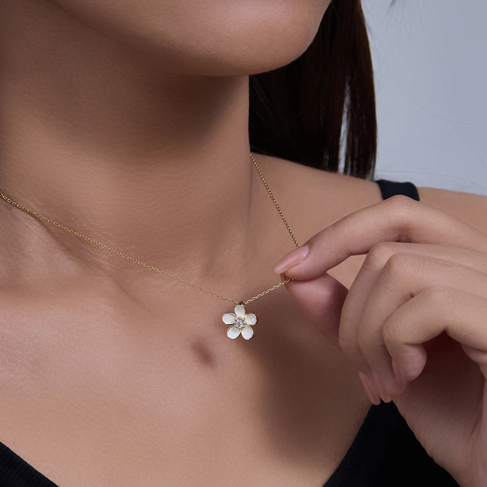 White Enamel Charm Flower Necklace Nice Gold Plated 925 Unique Design Necklace Jewelry Good Vibrations