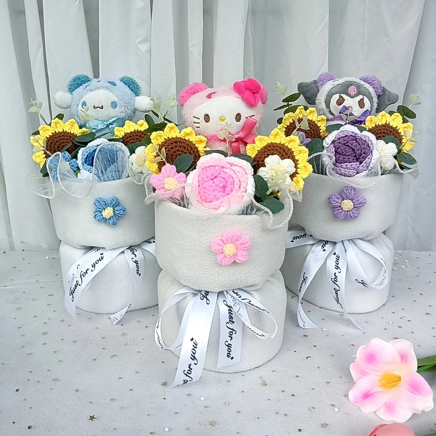 Hug bucket Hello Kitty Kuromi Cinnamoroll Plush bouquet  Handmade Knitting Sunflower Rose Flower Valentine's Day Birthday Gift Good Vibrations