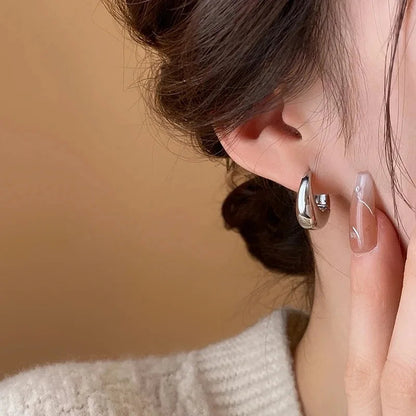 Punk Oval Hoop Earrings with Geometric Ear Buckle Minimalist U-Shaped Design for Daily Wear Fashionable Metal Accessory Good Vibrations