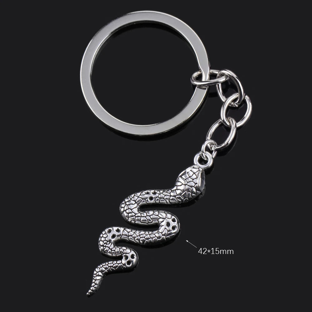 Fashion Animal Women Keychain Car Moon Cat Dog Love Heart Key Chain Friends Gift Jewelry Bag Pendant Wing Evil Eye Angel Turtles Good Vibrations
