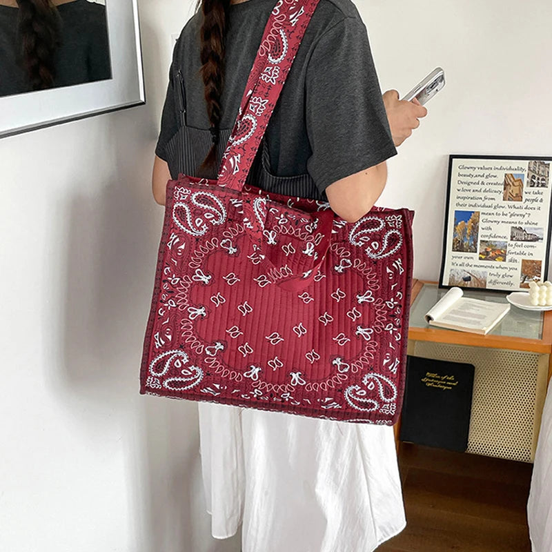 Women Paisley Print Quilted Tote Bag Large Capacity Casual Shoulder Handbag Vintage Bandana Pattern Commuter Shopping Bag Good Vibrations
