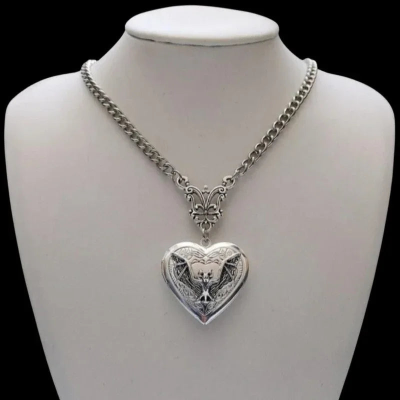 Fashion New  Silver Color Heart Pendant Necklace Stainless Steel Retro Simple Personality Punk Style Men and Women Accessories Good Vibrations