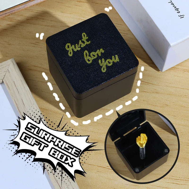 Christmas Interesting Prank Gift Middle Finger in Box Christmas Box Funny Creative Gifts Office Desk Decoration Home Decoration Good Vibrations