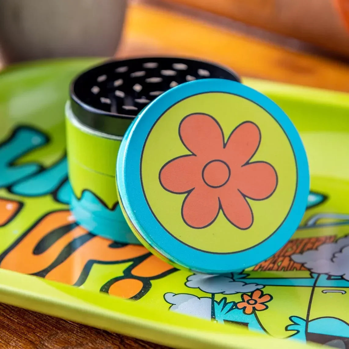 1/2 Pack Daisy Flower Rolling Tray and Herb Grinder Good Vibrations