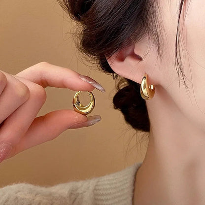 Punk Oval Hoop Earrings with Geometric Ear Buckle Minimalist U-Shaped Design for Daily Wear Fashionable Metal Accessory Good Vibrations