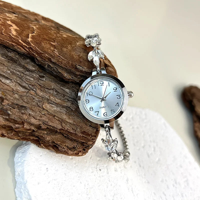 Round alloy case Arabic numeral classic dial leaf-shaped diamond-encrusted fashionable bracelet elegant ladies quartz watch Good Vibrations Adult Super Store