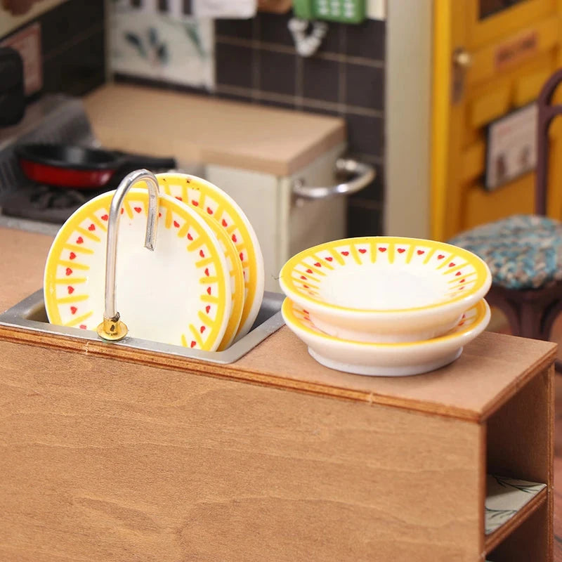 Dollhouse Simulation Plates Set of 5, 1/12 Scale Kitchen Accessories for Pretend Play Good Vibrations